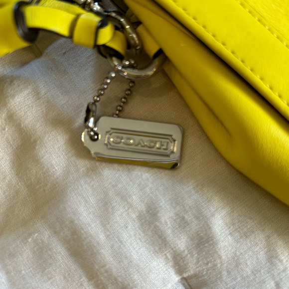 COACH - Picture 3 of 4